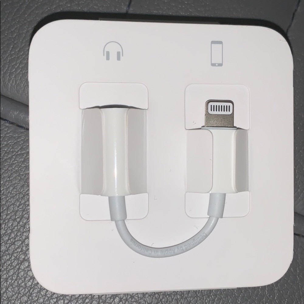 apple Earpods with new lightning connector